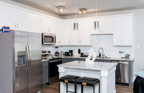 Modern Houston 3BR Getaway Near NRG Stadium, Downtown, Med Center & HOU Airport, FIFA & RODEO Ready - Foto 1