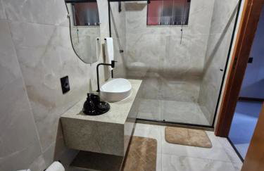 Chalé da Cachoeira - Cachoeira particular dentro da hospedagem - Foto 46