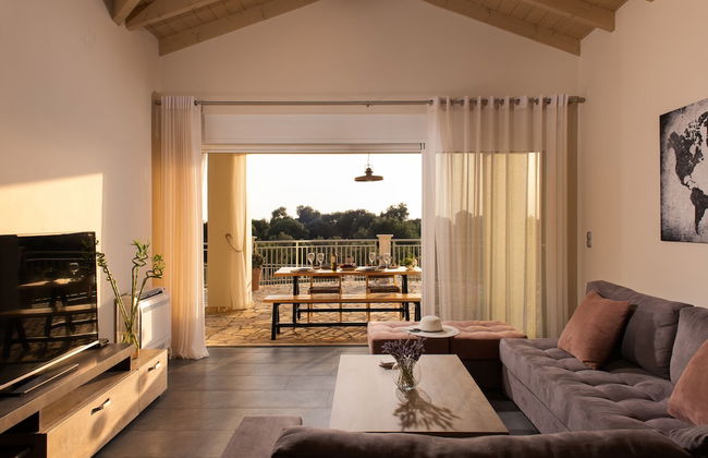 Ionian Mansion - Photo 26