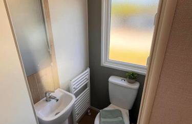 Shamrocks Cove Caravan - Award-Winning Coastal Retreat - Foto 14