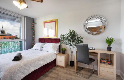 Vista Verde - Luxury City Penthouse 2BR - Sleeps up to 6 - Parking - Photo 37