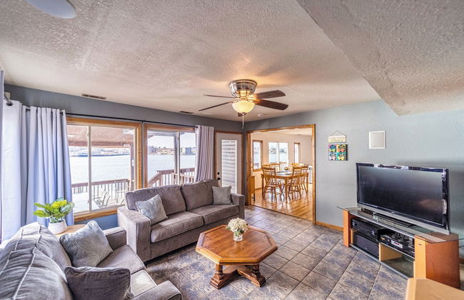 Redbud Retreat Amenity-filled Waterfront Home! - Photo 18