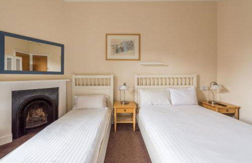 3 bed overlooking meadows park - Foto 26