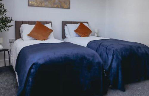 2BR Penthouse Flat in West London Near Elizabeth Line - Foto 15