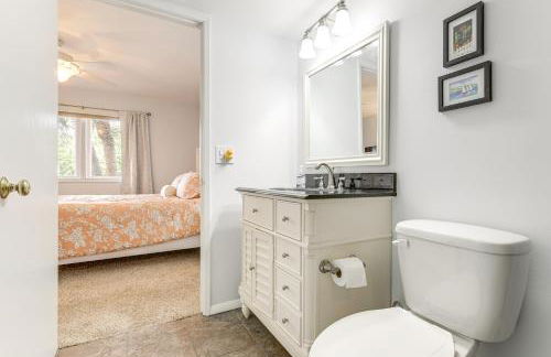 2 Mi to Jupiter Beach Condo with Lake Views - Photo 11