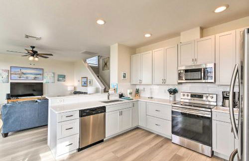 Breezy Galveston House with 2 Decks and Ocean Views! - Foto 7