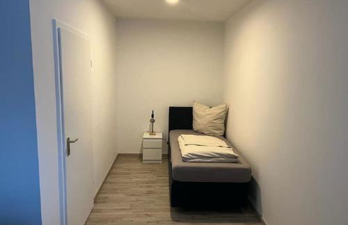 Eine modern renovierte Wohnung mit Balkonterrasse. - Foto 5