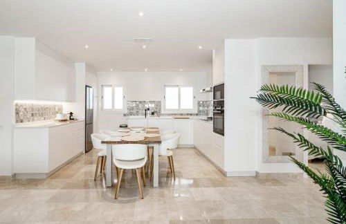 PA18- Stunning flat gym indoor and outdoor pool - Photo 12