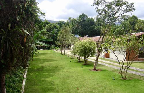 Casa Enorme para 12 pessoas, 4 suites e um fundo com 18mil metros de mata e um pier no rio que sai para o mar-Internet 100MB - Photo 42