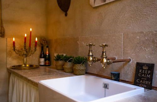 CHAMPAGNE HOUSE- Oasis de luxe & de charme - coeur de ville - 10-12 pers - piscine, cuisine d'été, patio, bar & piano - Photo 75