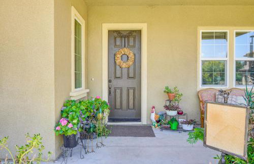 Rio Bravo Country Club Home in Bakersfield with Pool - Photo 42