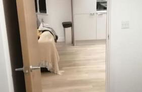 1 Bed Apartment Sleeps 2 - Parking & Wifi - Photo 19