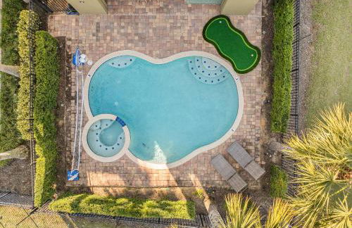 Luxury Resort Family Home Professionally Furnished Ultra Comfortable beds Epic Mario Game Room Themed Bedrooms Heated Pool and Spa Outdoor Grill Golf Course View - Foto 55