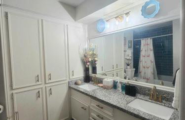 5BR3BA Home, 2 Blocks from Beach, ADA Accessible - Foto 24