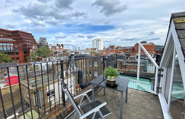 Soho Penthouse by Concept Apartments - Photo 12