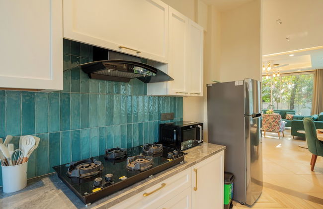 ELIVAAS Laguna Camellia | Luxe 4 BHK Villa Near Popular Beaches with Private Pool - Photo 45