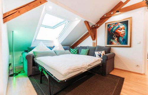 Spacious Penthouse with AC and Free Parking Steps Away From the Central Station - Foto 17