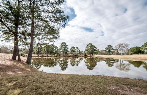 Cozy Rustic Cabin Rental on Private Ranch for Weekend Getaway from Austin - Photo 19
