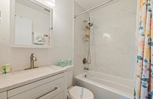 Stylish St Pete Vacation Home w/ Private Pool! - Photo 16