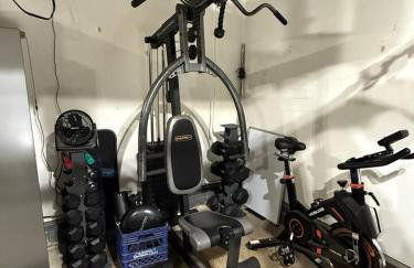 Quiet Guest Space with Hot Tub, Laundry, and Gym - Foto 14