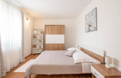 Awesome Home In Tugare With Kitchen - Foto 26