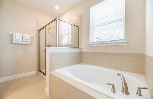 Spectacular Home Near Disney With Private Pool, Movie Theater And Pool Table With Waterpark & Resort Access - 332Sf - Foto 3