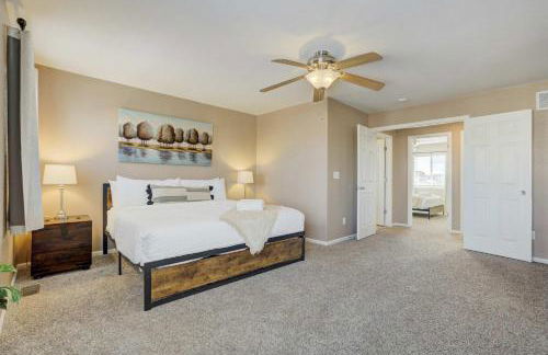 Silver Outpost Near Peterson SFB & Game Lounge - Foto 29