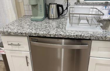 5 Min Walk to UCD Med Ctr - Stylish New Build Home - Foto 5