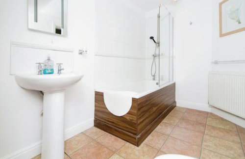 The Penthouse at Beach Court - Photo 9