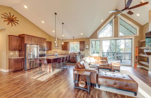 Deck and Views Scenic Group Getaway in Lakeside! - Foto 11