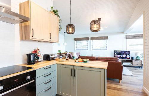 Sandmartin Lodge a lakeshore haven at Pine Lake Resort - Foto 21