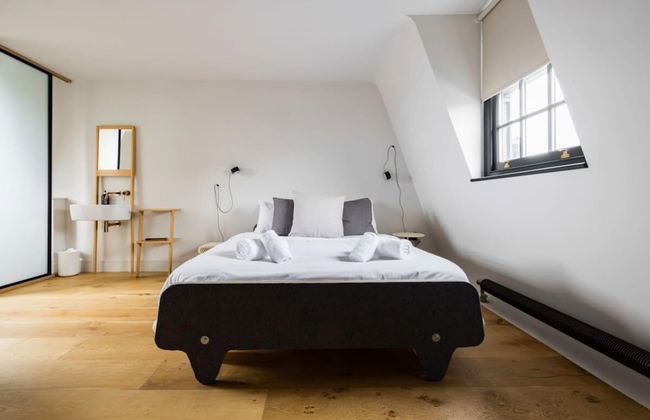 Stylish Georgian Townhouse w Sun Terrace Garden - Photo 4