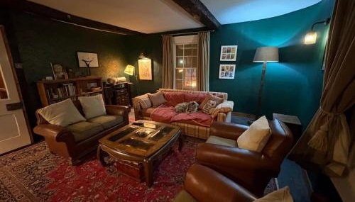 Griffin House - Photo 5