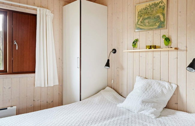 6 Person Holiday Home in Farevejle - Photo 2