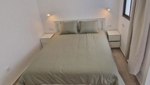 Blue House - Photo 2