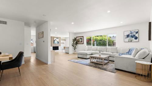 NEW Remodeled Northridge 5 Bedroom Near CSUN & Sherwood Forest - Foto 2