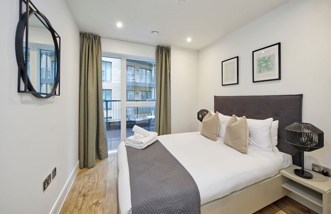 Colindale Avenue - Foto 1