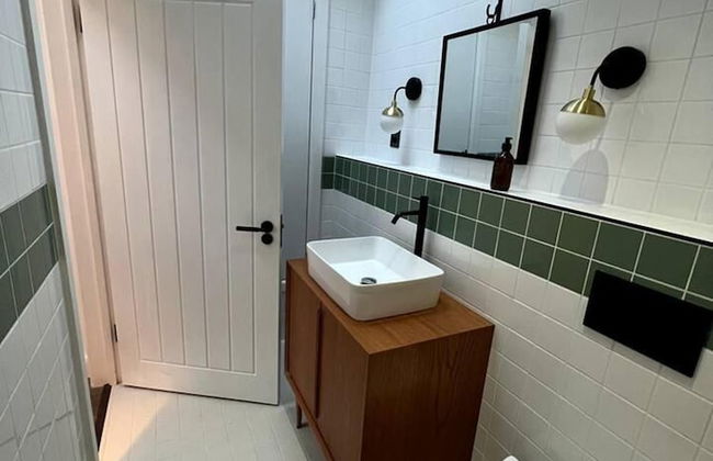 Design Led 1 bed in Cosmopolitan Queens Park - Foto 8