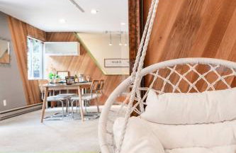 Kirkland Oasis Chic Basement Retreat with Hot Tub - Foto 5