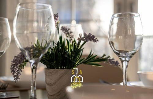 Mackie Residence - SJA Stays - 3 Bed Apartment with parking - Foto 46