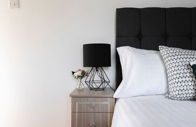 Skyvillion - Enfield 4bed House W Garden & Parking - Photo 15