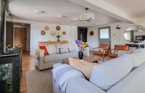 7 Bedroom Lovely Home In Szalstry - Foto 3