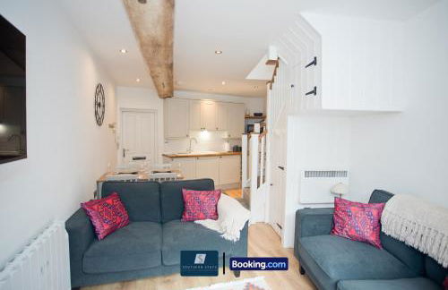 2 Bed House By Southern Stays Short Lets & Serviced Accommodation Bournemouth With Parking - Relocation & Family, 1km From The Beach - Photo 18