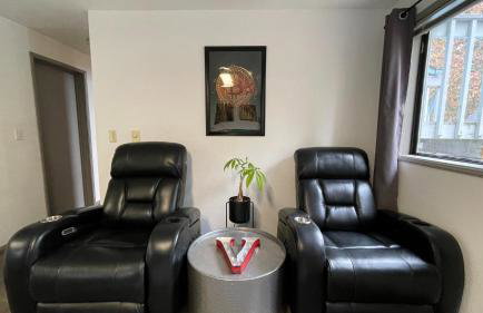 Remodeled, Spacious, Modern Retreat 5 BR, 3BA, 2KIT - Foto 26