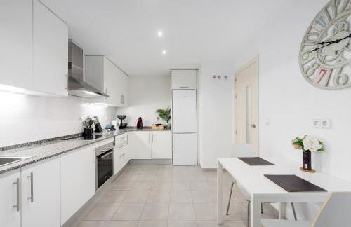 Casares Costa Gem: 2BR with Pool - Photo 10