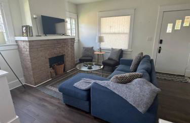 Downtown Location W Patio plus Washer and Dryer - Foto 8