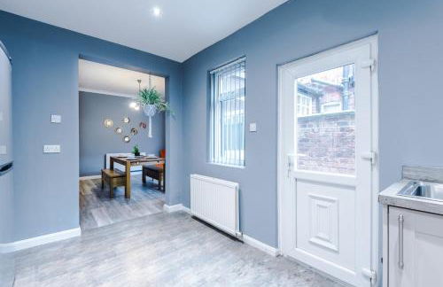 Spacious Modern Chester Home - Great Location - Photo 19