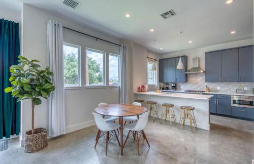 Contemporary Home Centrally Located Near Soco & DT - Foto 20