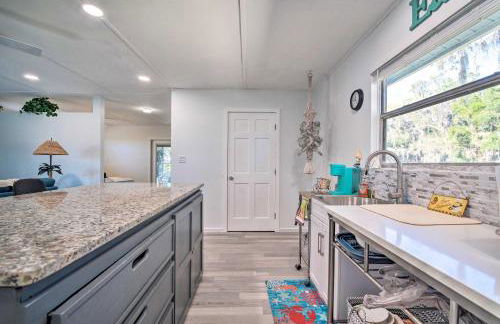 Waterfront Studio with Dock Access in Inglis! - Foto 11