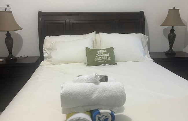 Kensington with pool - Photo 2